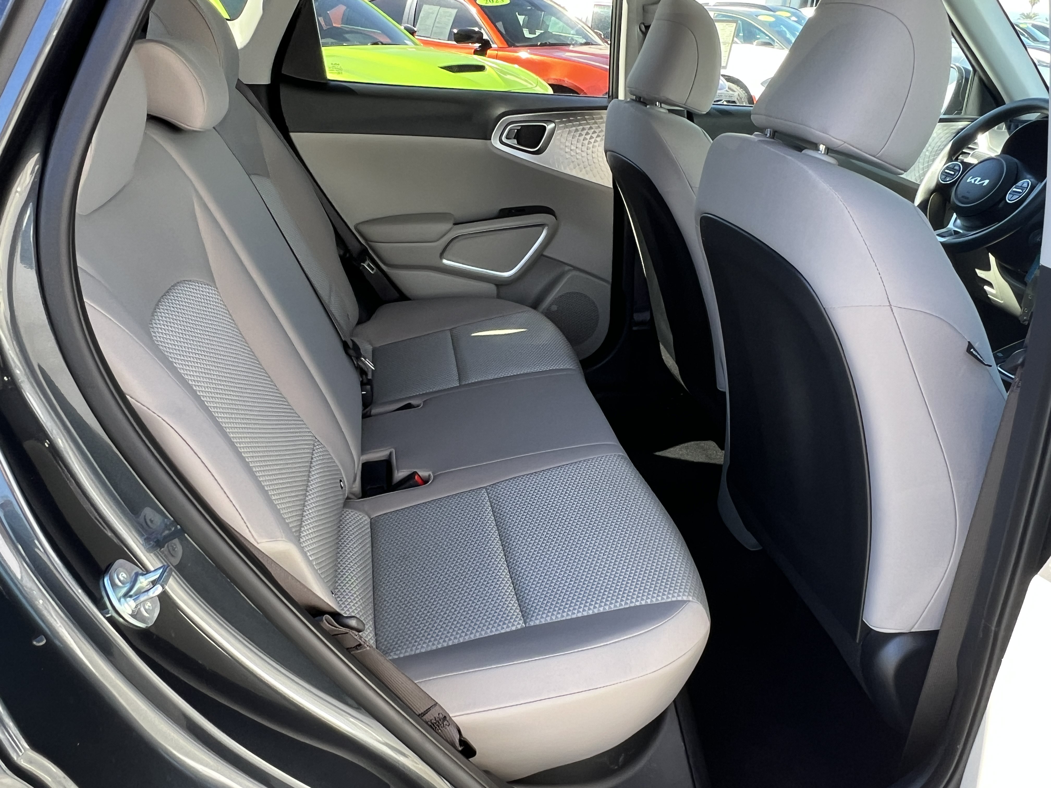 Used 2025 Kia Soul LX w/ LX Technology Package FWD image 19