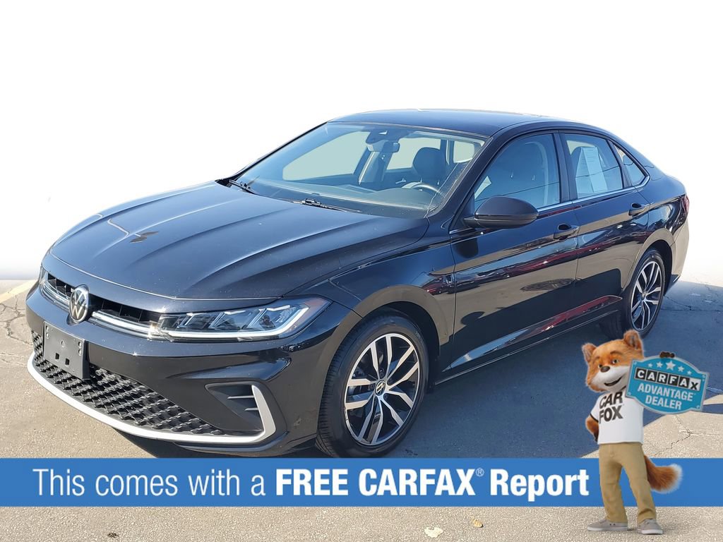 Used 2025 Volkswagen Jetta SE image 3