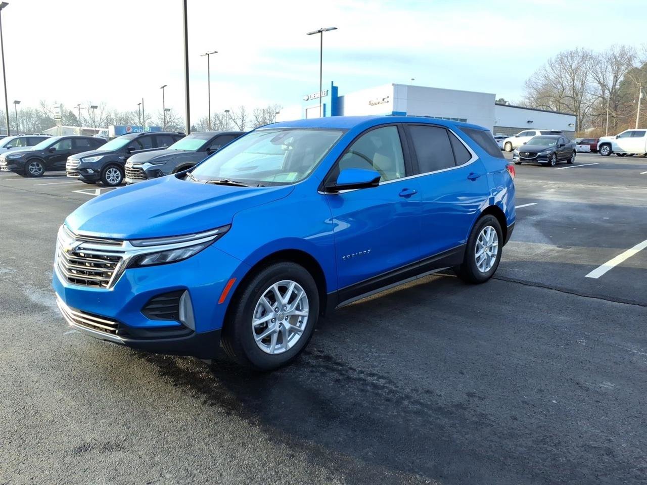 Used 2024 Chevrolet Equinox LT image 3