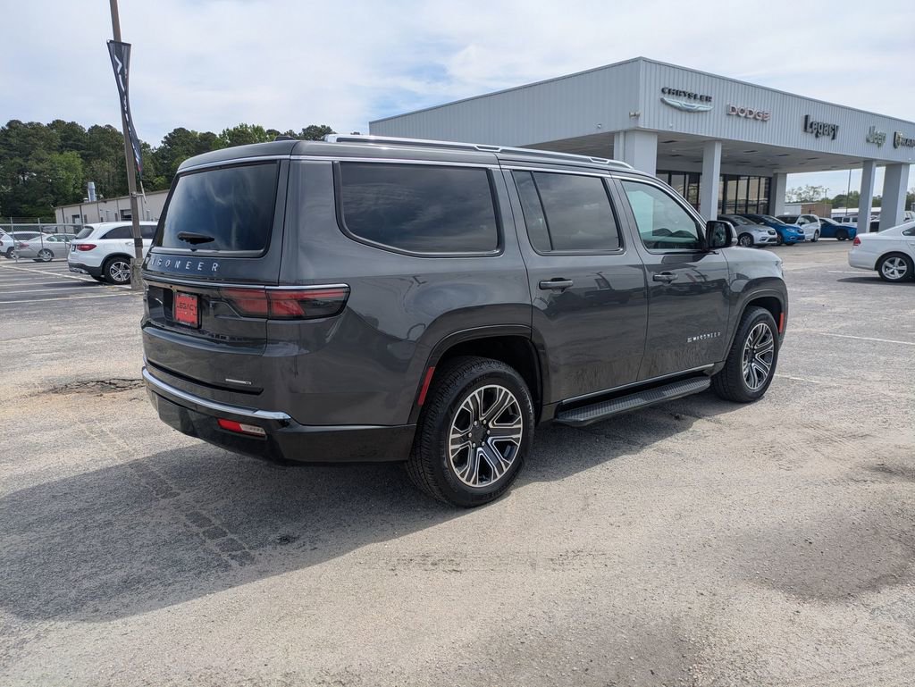 Used 2024 Jeep Wagoneer Series II w/ Flexible Seating Group image 3