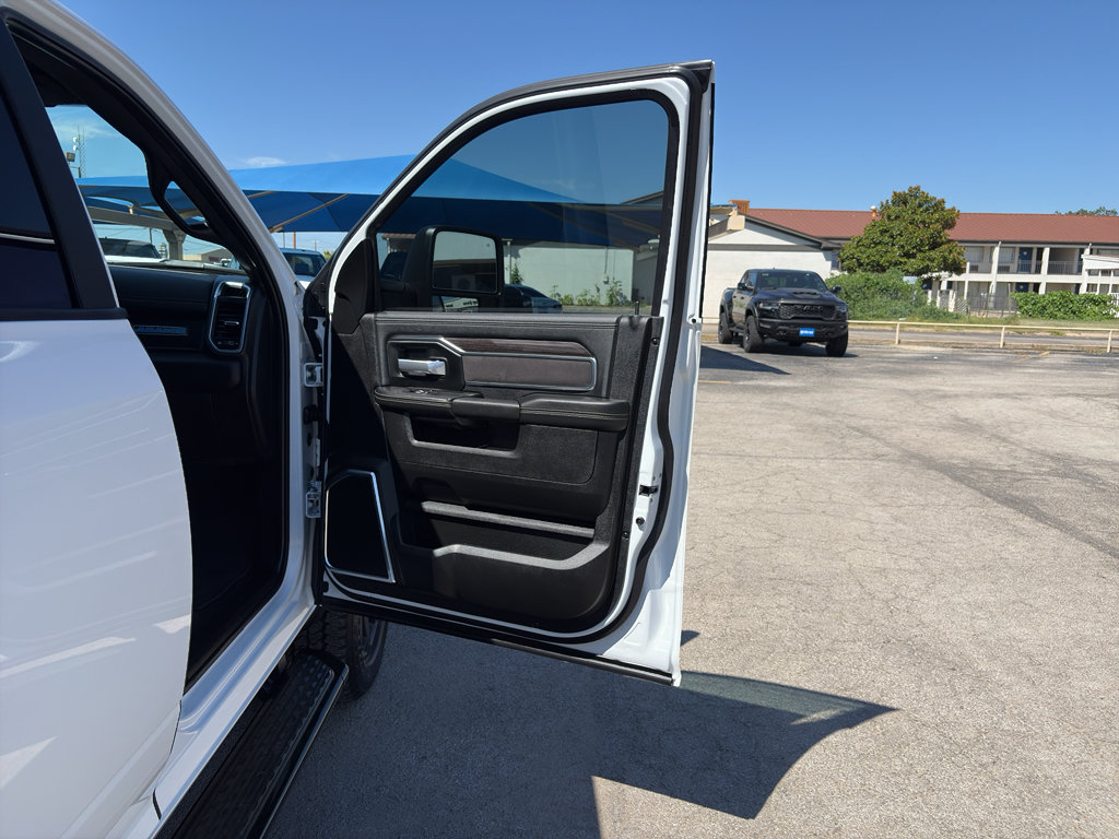 Used 2025 RAM 2500 Laramie w/ Night Edition AWD/4WD image 15