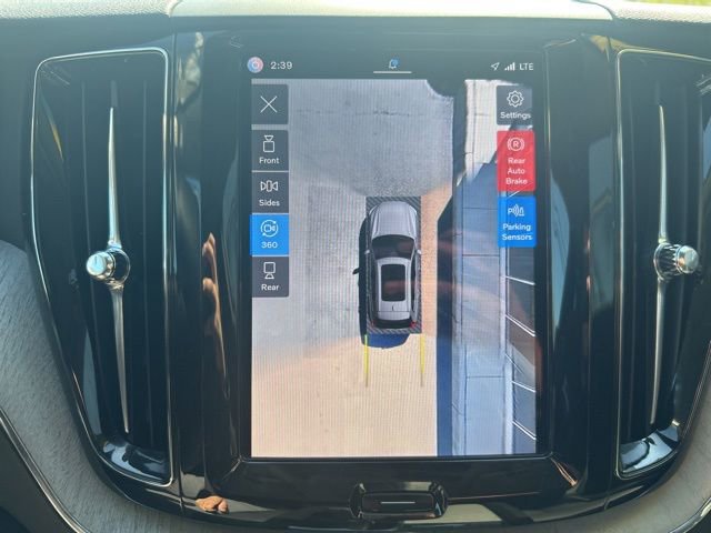 Certified 2025 Volvo XC60 B5 Plus AWD/4WD image 24