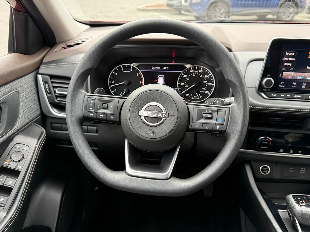 Used 2023 Nissan Rogue SV image 13