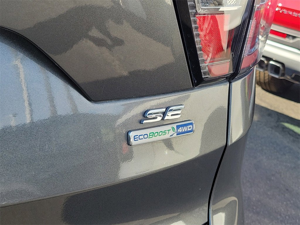 Used 2018 Ford Escape SE w/ SE Sport Appearance Package image 21