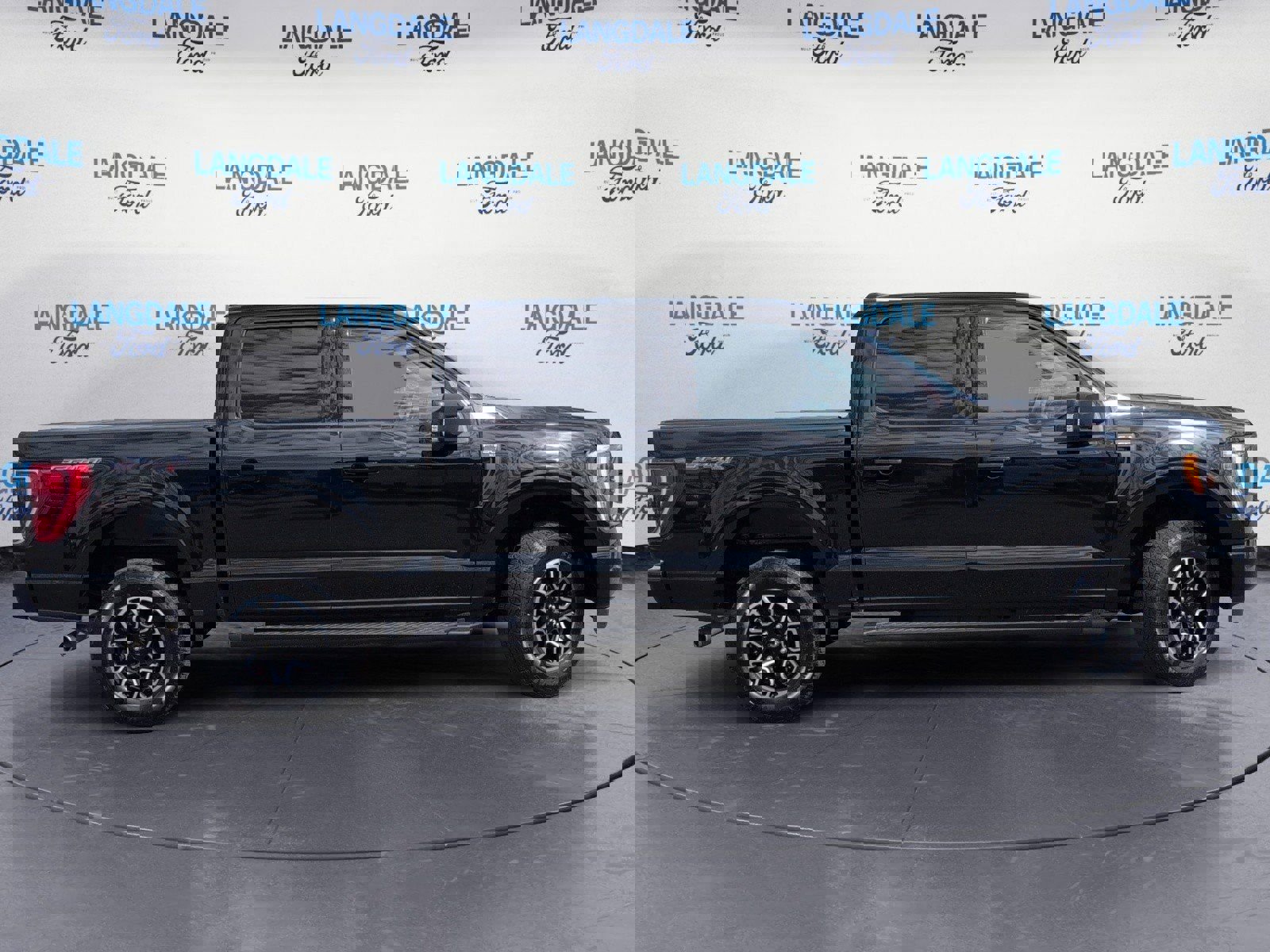 Used 2023 Ford F150 XLT w/ Equipment Group 302A High image 3