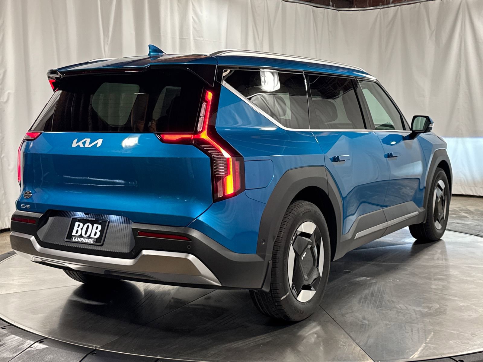 New 2026 Kia EV9 Wind AWD/4WD image 8