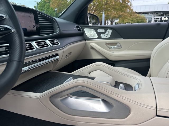 Used 2025 Mercedes-Benz GLS 450 4MATIC image 17