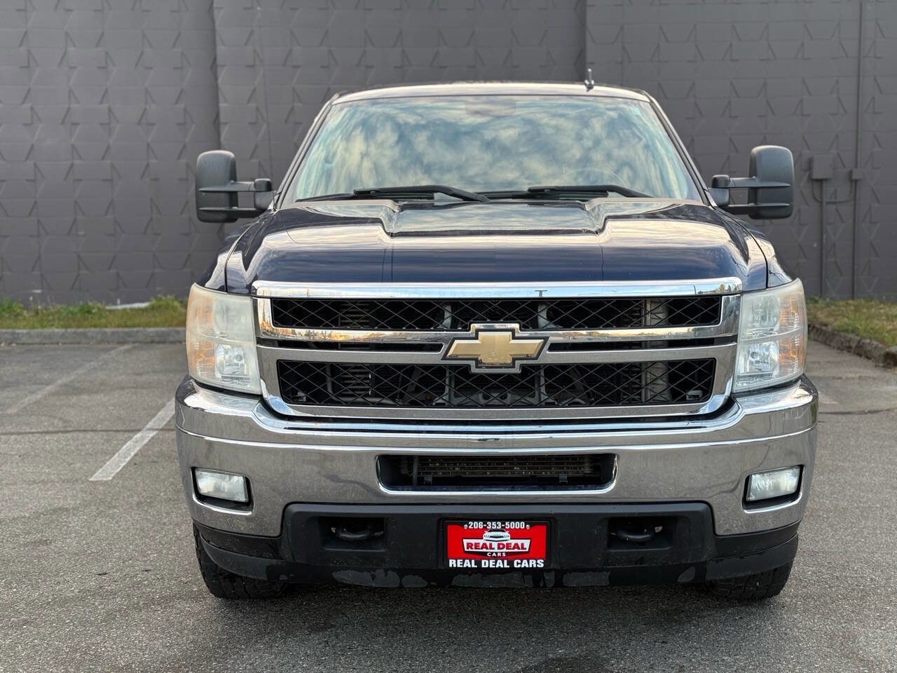 Used 2011 Chevrolet Silverado 2500 LTZ w/ LTZ Plus Package AWD/4WD image 5