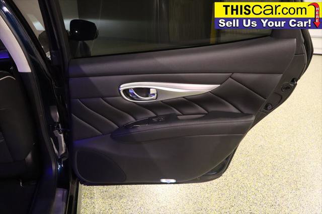 Used 2018 INFINITI Q70 L 3.7 image 32