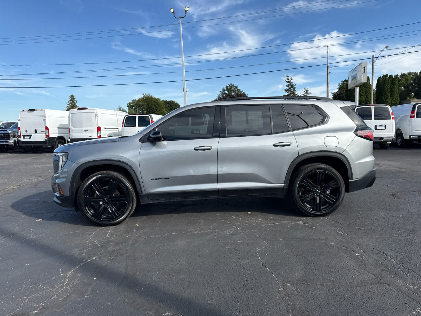 Certified 2025 GMC Acadia Elevation w/ Elevation Premium Package FWD image 2