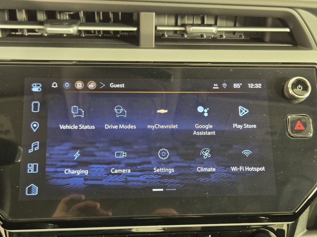 New 2027 Chevrolet Bolt LT w/ Comfort Package FWD image 18