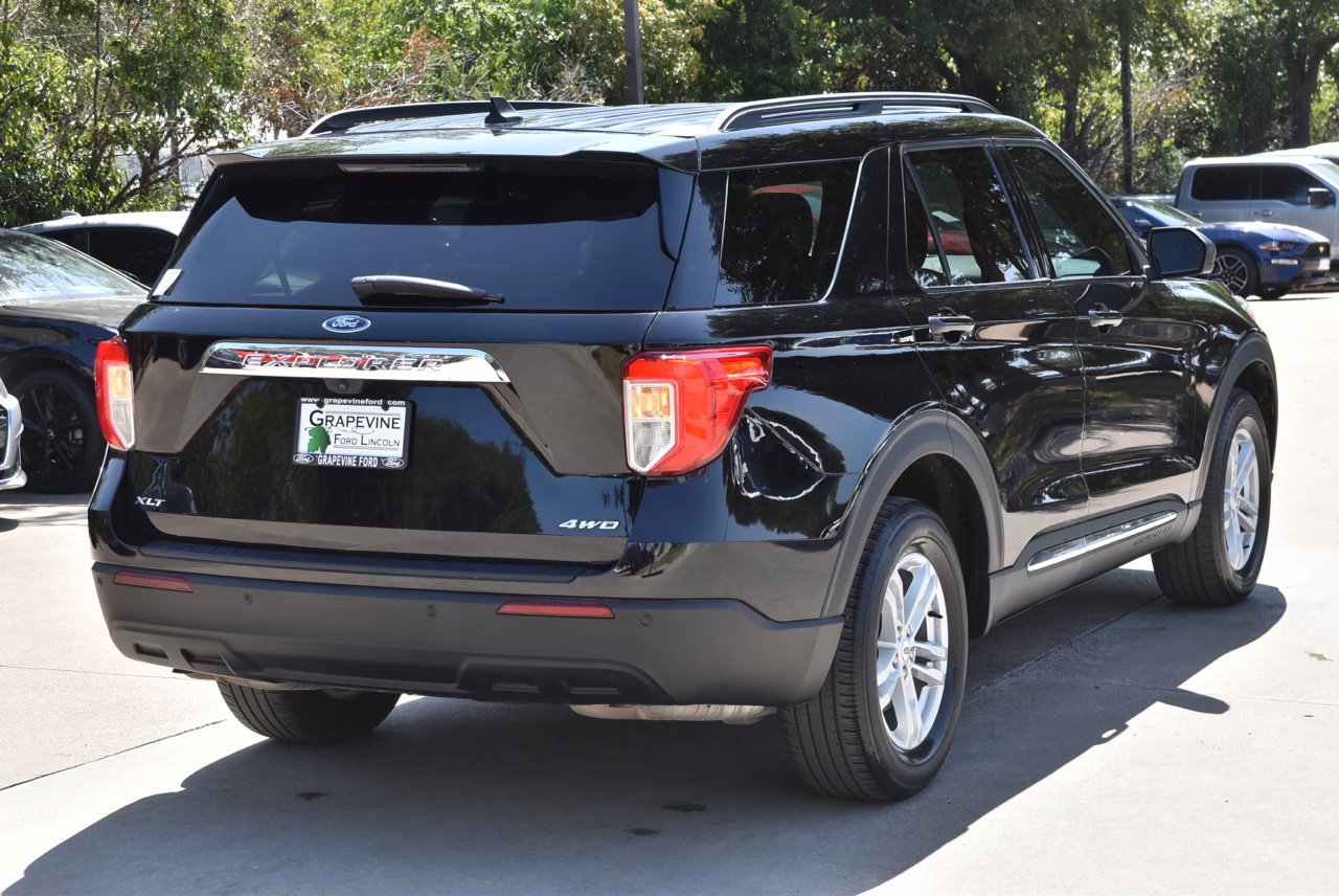 Used 2023 Ford Explorer XLT AWD/4WD image 8
