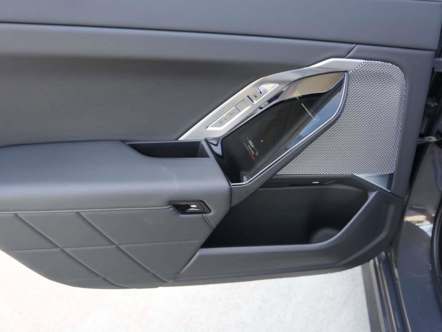 Certified 2023 BMW 740i 740i Sedan RWD w/ Parking Assistance Package image 8