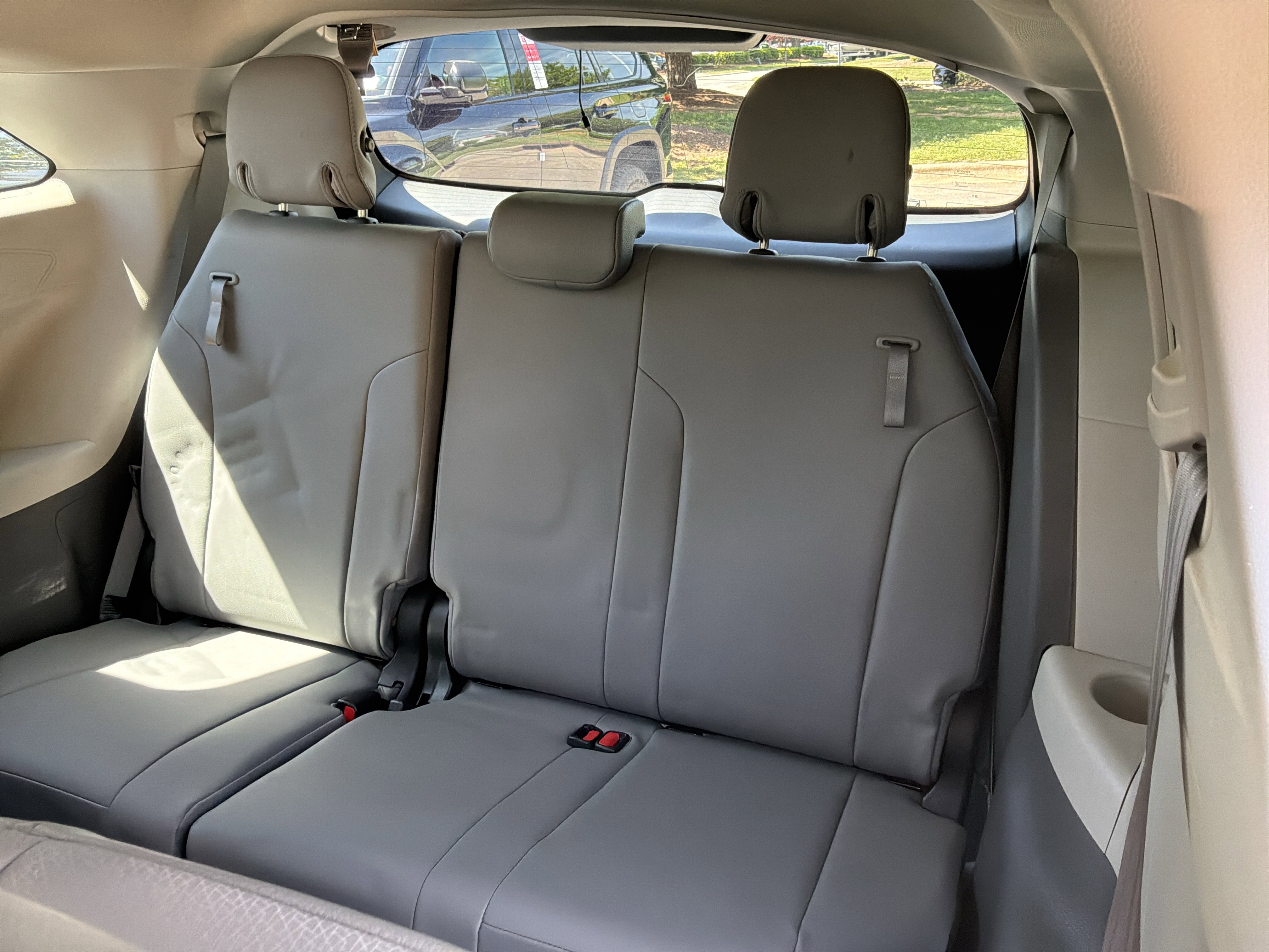 Used 2021 Toyota Sienna XLE image 32