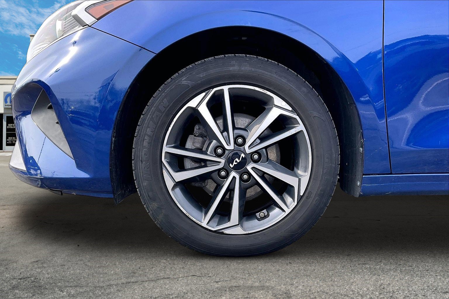 Used 2023 Kia Forte LXS image 8