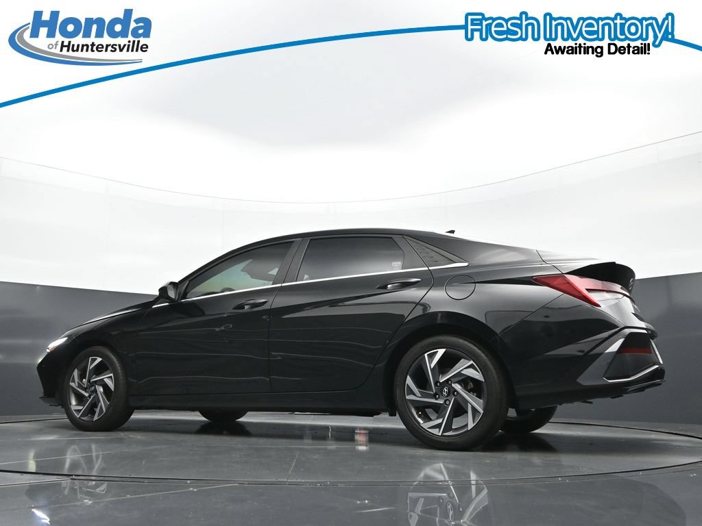 Used 2024 Hyundai Elantra SEL w/ Convenience Package FWD image 28