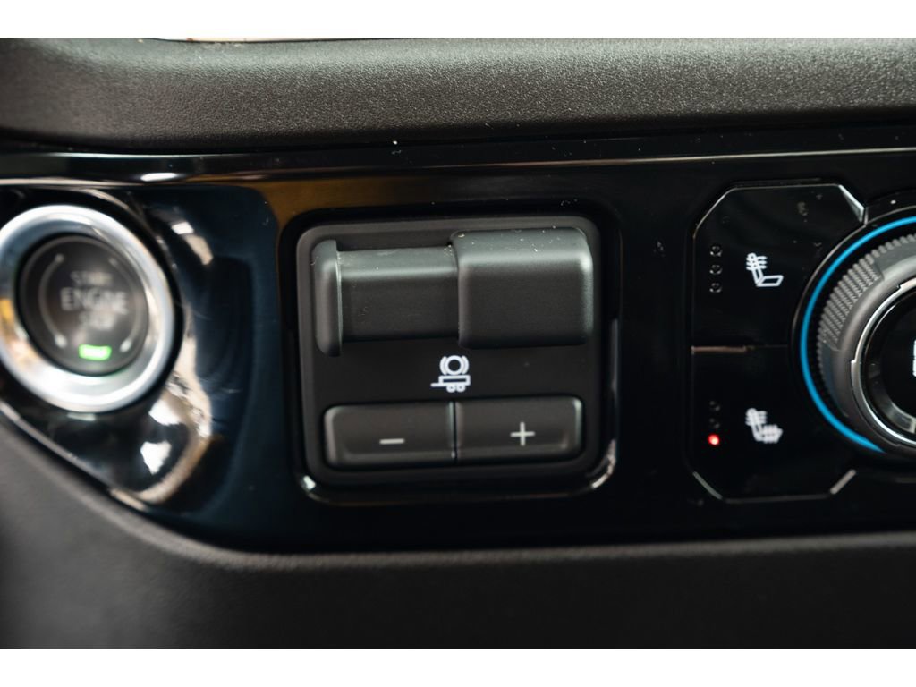 Certified 2025 Chevrolet Silverado 2500 LT w/ Convenience Package image 25