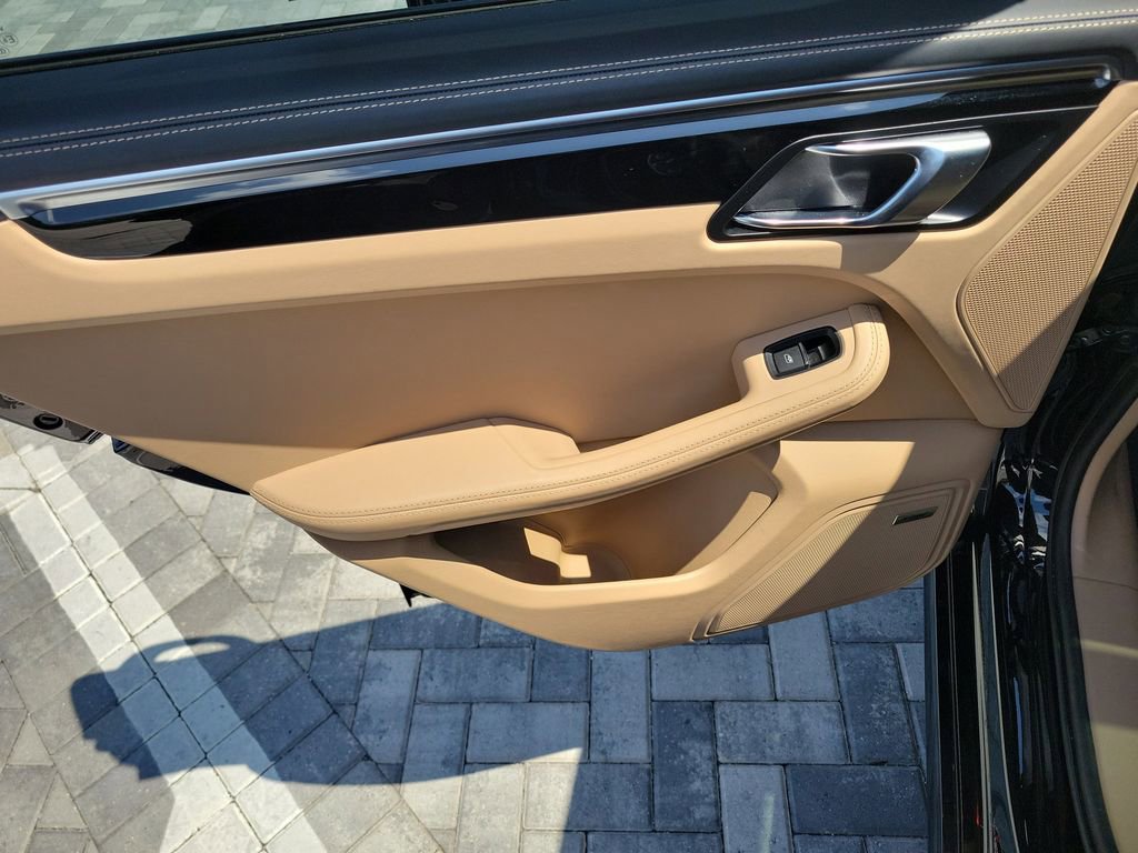 Used 2024 Porsche Macan S AWD/4WD image 22