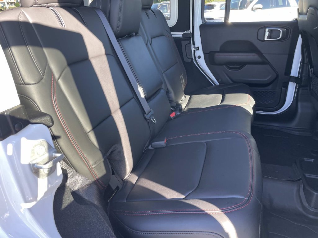 Used 2024 Jeep Wrangler Unlimited Rubicon AWD/4WD image 28