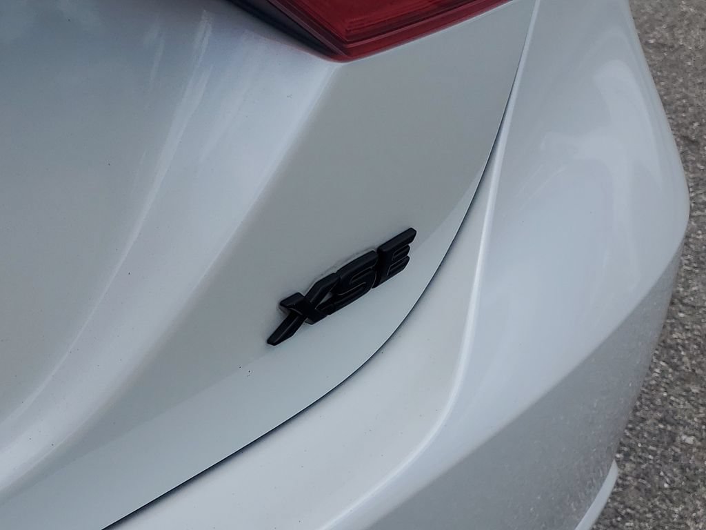 Used 2020 Toyota Camry XSE FWD image 10