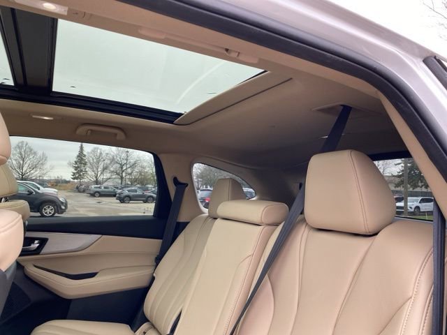 Used 2023 Acura MDX SH-AWD image 3