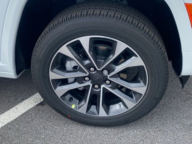 New 2025 Jeep Grand Cherokee Overland w/ Adv Protech Group III image 11