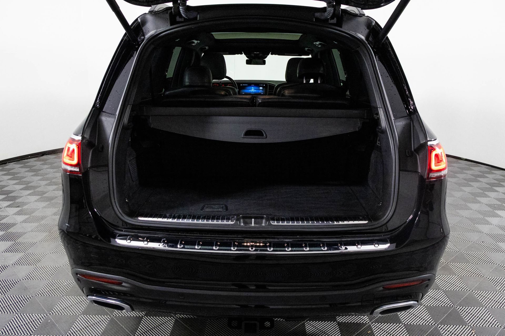 Used 2022 Mercedes-Benz GLS 450 4MATIC image 36