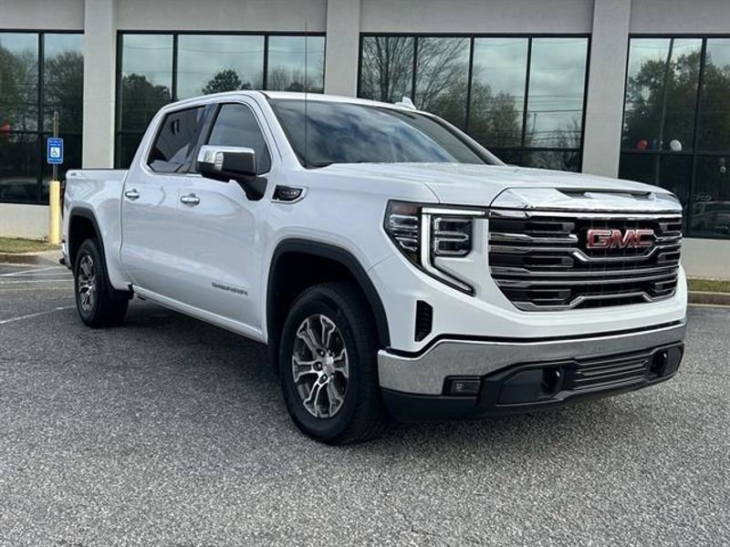 Used 2025 GMC Sierra 1500 SLT AWD/4WD image 4