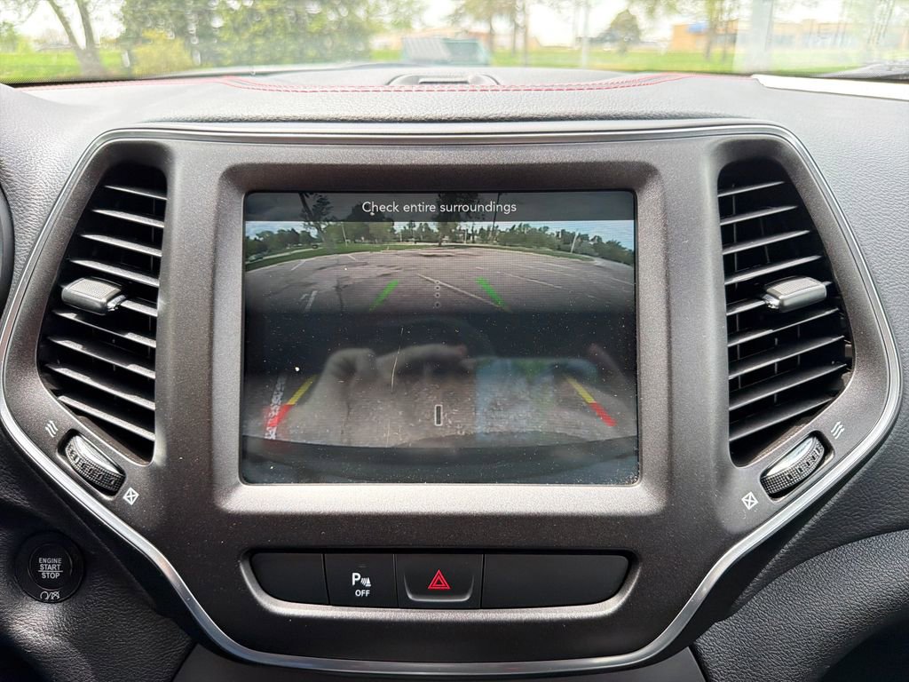 Used 2019 Jeep Cherokee Trailhawk w/ Cold Weather Group AWD/4WD image 22
