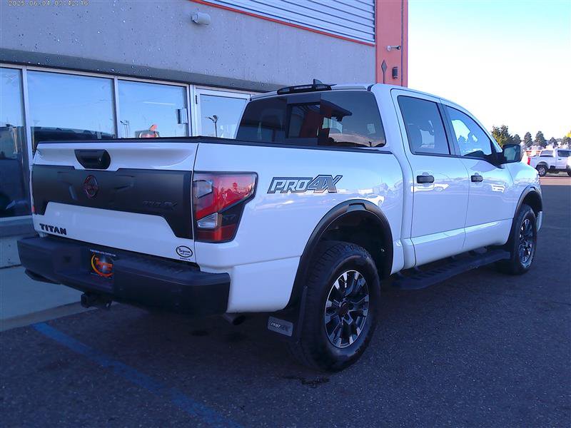 Used 2024 Nissan Titan PRO-4X w/ Pro-4x Convenience Package AWD/4WD image 3