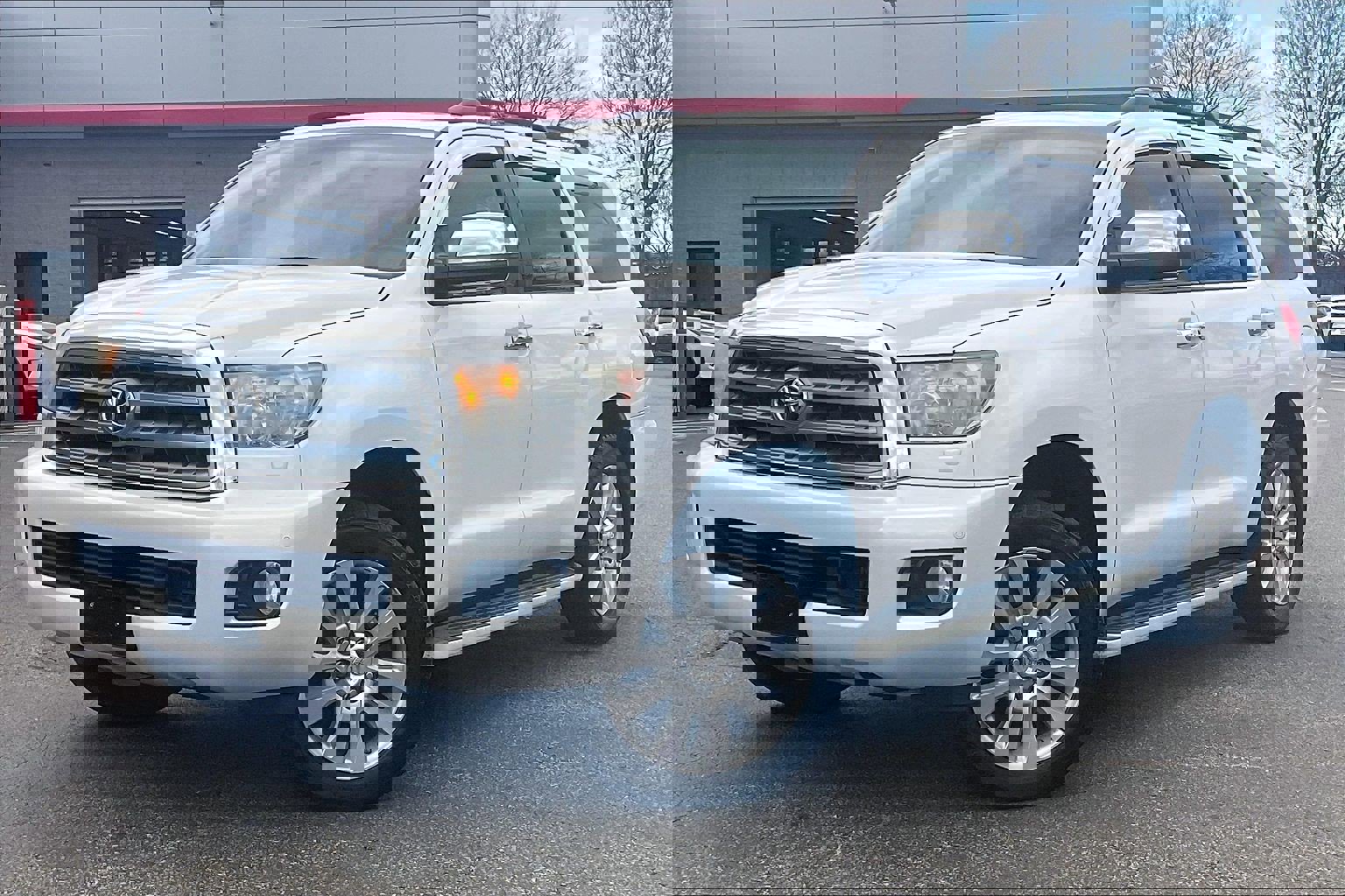 Used 2015 Toyota Sequoia Platinum image 2