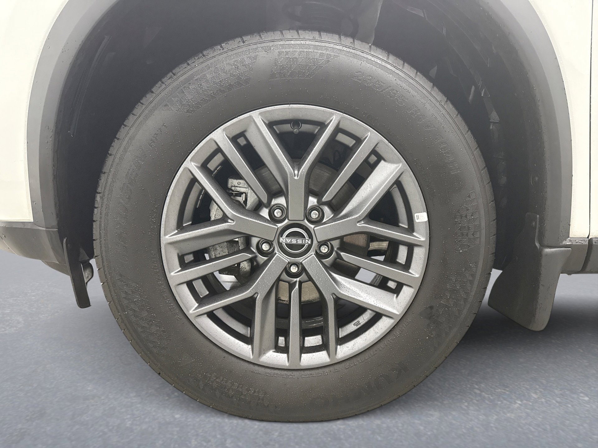 Used 2023 Nissan Rogue S image 23