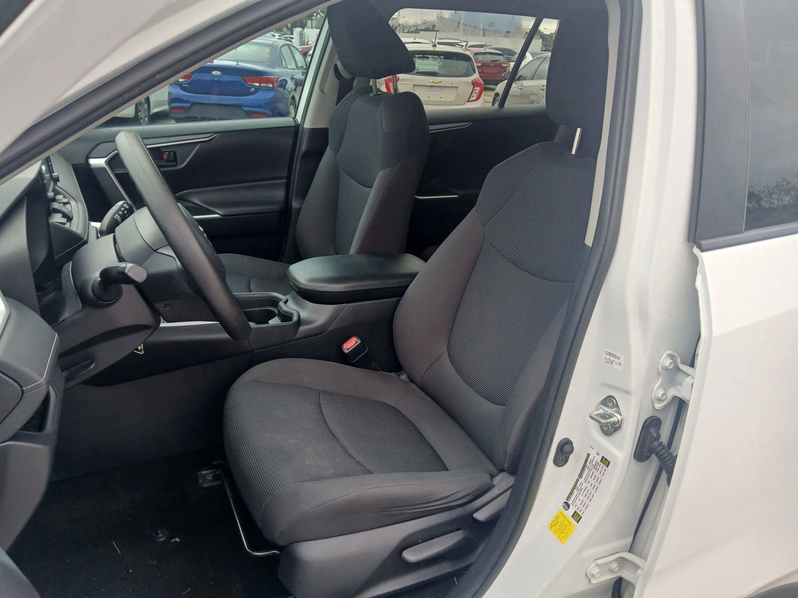 Used 2020 Toyota RAV4 LE image 8