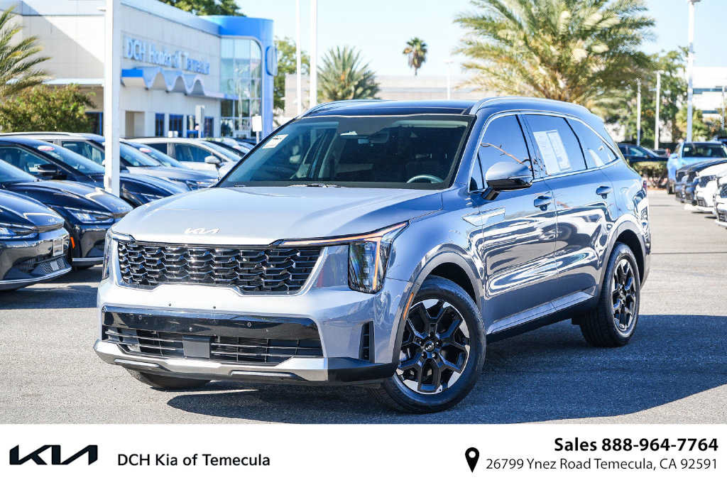 Certified 2024 Kia Sorento S w/ Panoramic Sunroof Package