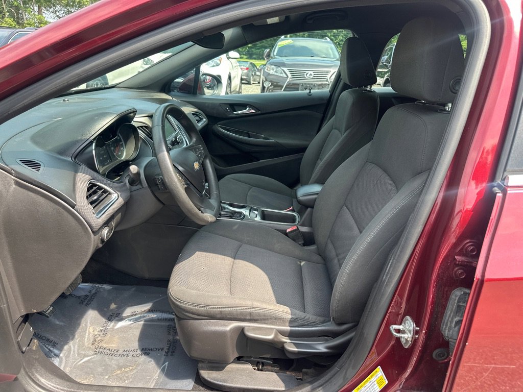 Used 2016 Chevrolet Cruze LT w/ RS Package image 9