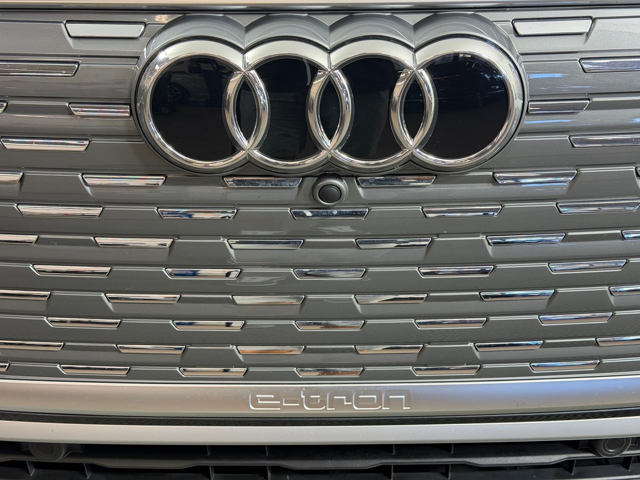 Used 2025 Audi Q4 e-tron Premium w/ Convenience Package AWD/4WD image 20