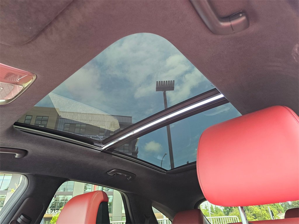 Used 2025 Genesis GV70 3.5T Sport w/ Sport Advanced Package image 25