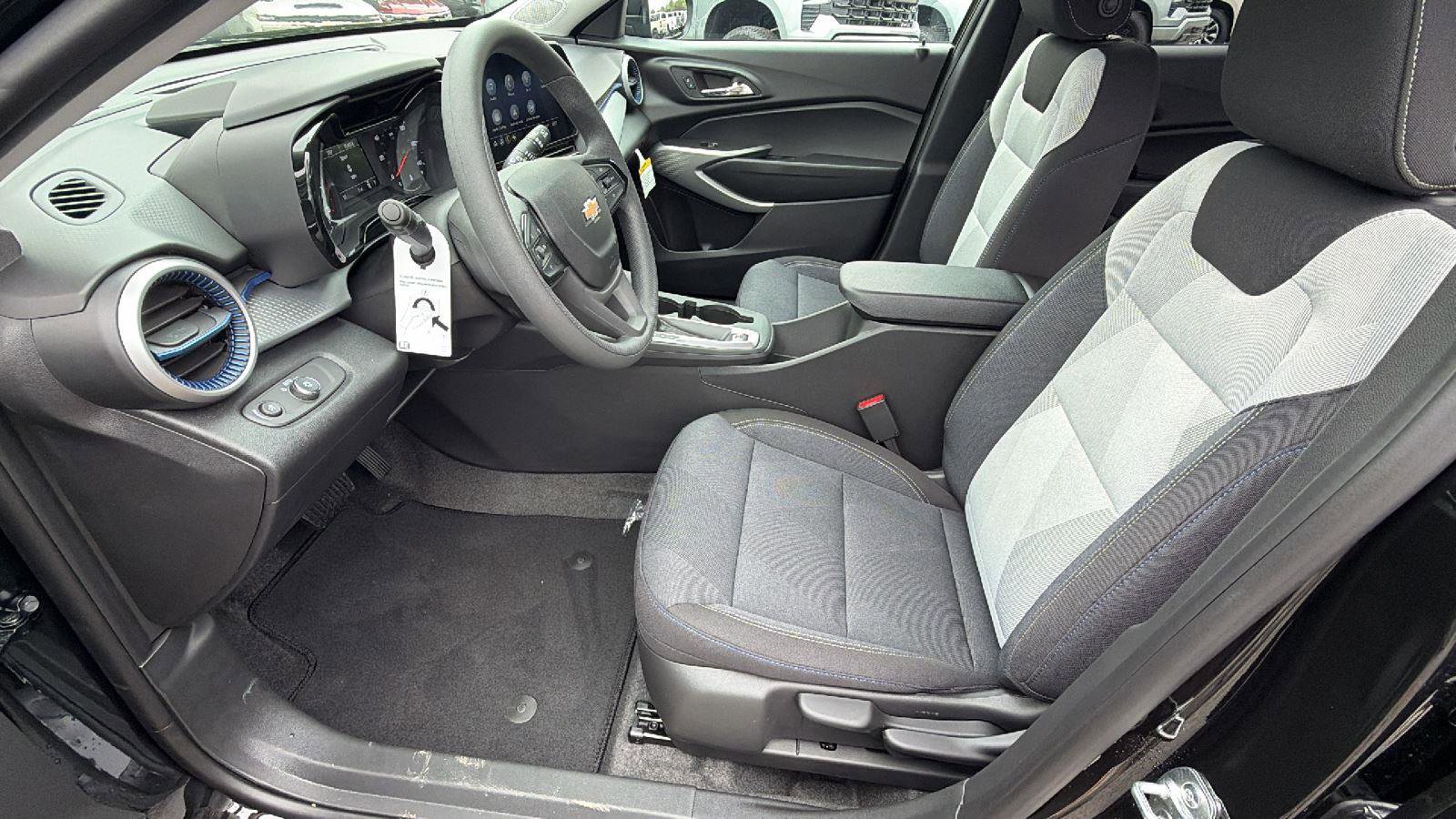 New 2026 Chevrolet Trax LS w/ LS Convenience Package FWD image 13