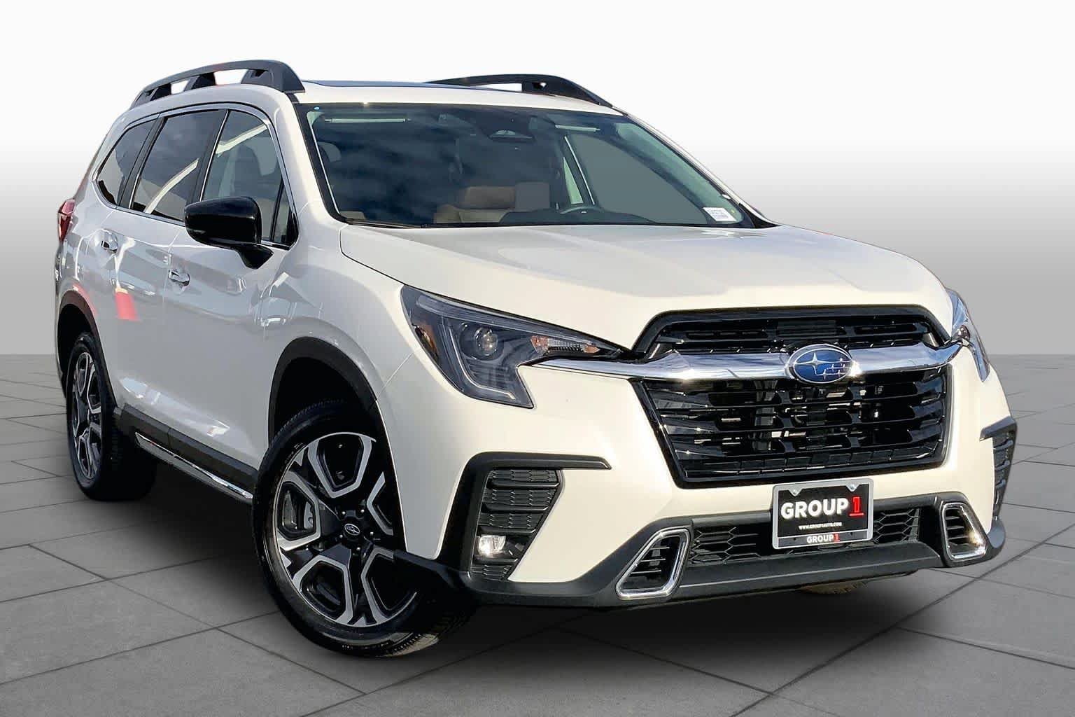 Used 2025 Subaru Ascent Touring AWD/4WD image 3