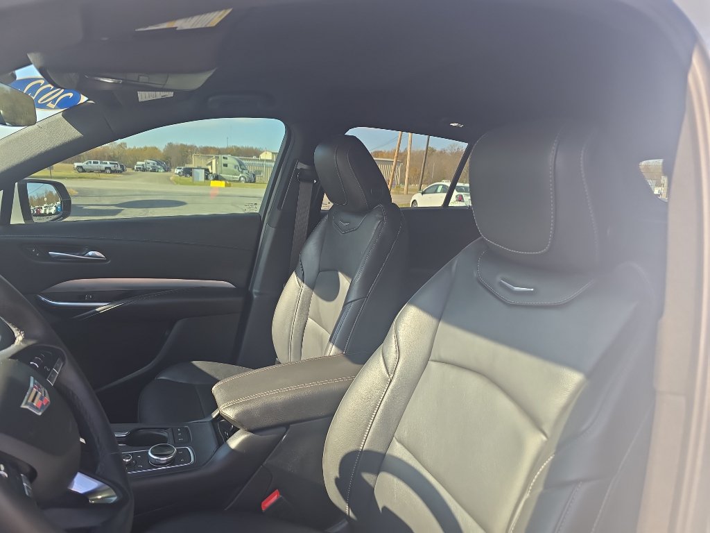 Used 2022 Cadillac XT4 Premium Luxury w/ Cold Weather Package AWD/4WD image 11