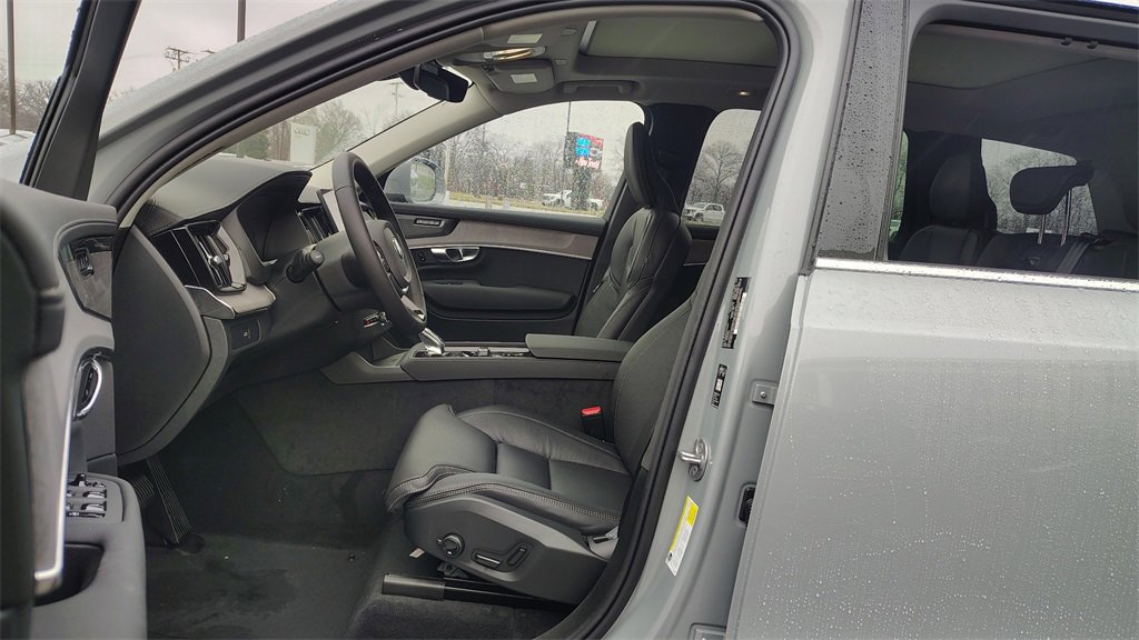New 2026 Volvo XC90 B6 Ultra w/ Protection Package image 7