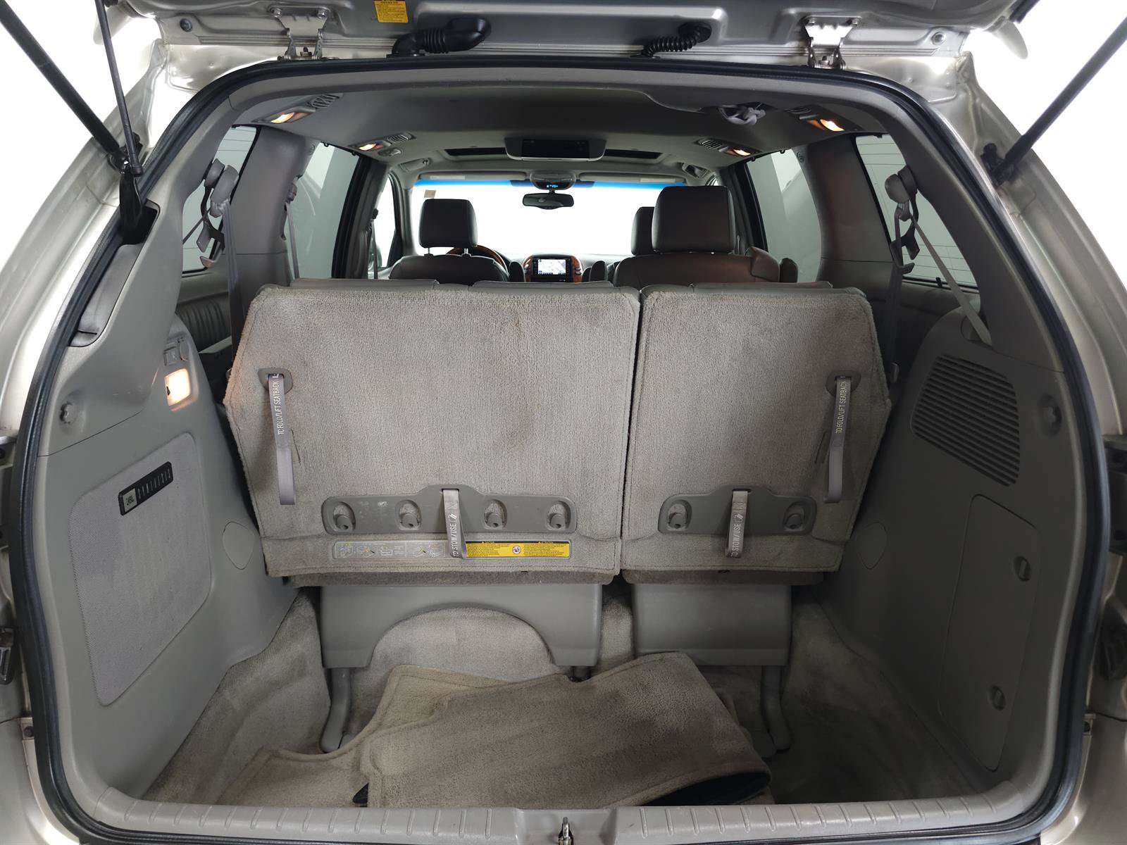 Used 2006 Toyota Sienna XLE Limited w/ XLE Limited Pkg 2 AWD/4WD image 12