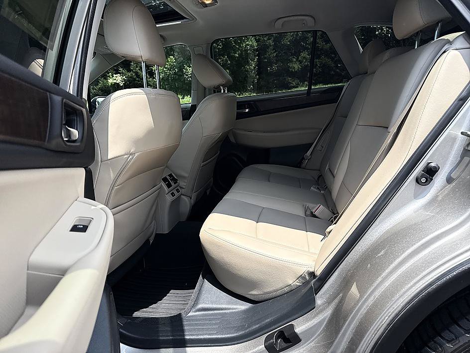 Used 2017 Subaru Outback 3.6R Limited AWD/4WD image 12