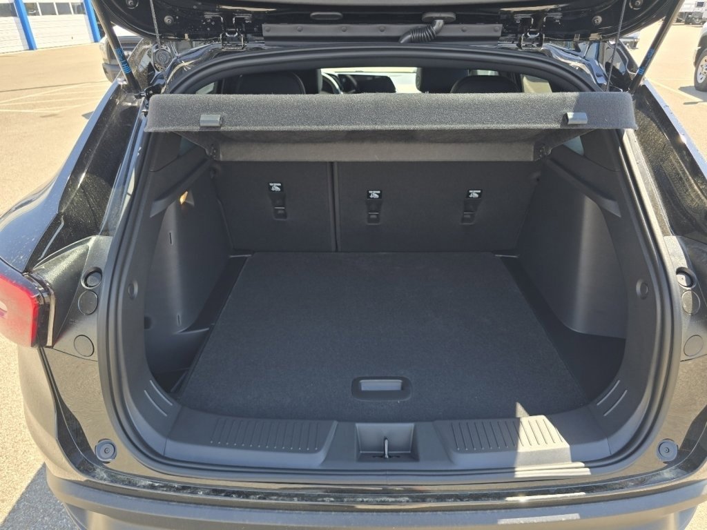 New 2026 Chevrolet Trax RS w/ Sunroof Package FWD image 15