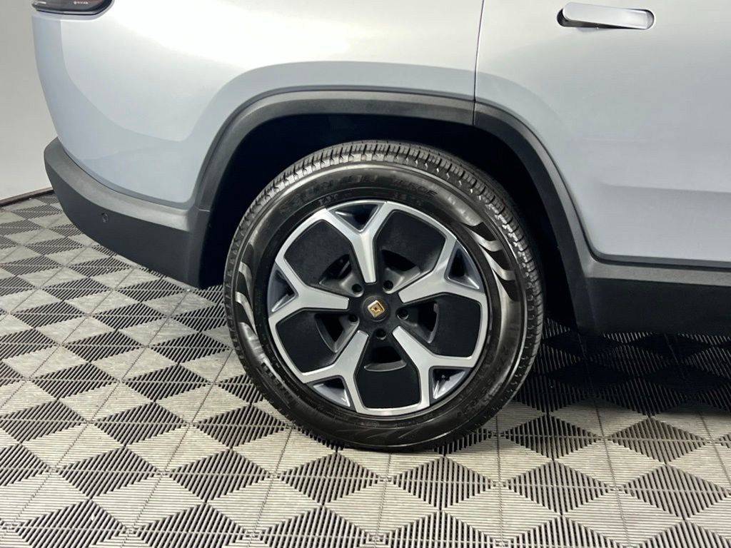 Used 2024 Rivian R1S Adventure image 9