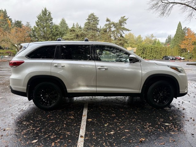 Used 2019 Toyota Highlander XLE image 5