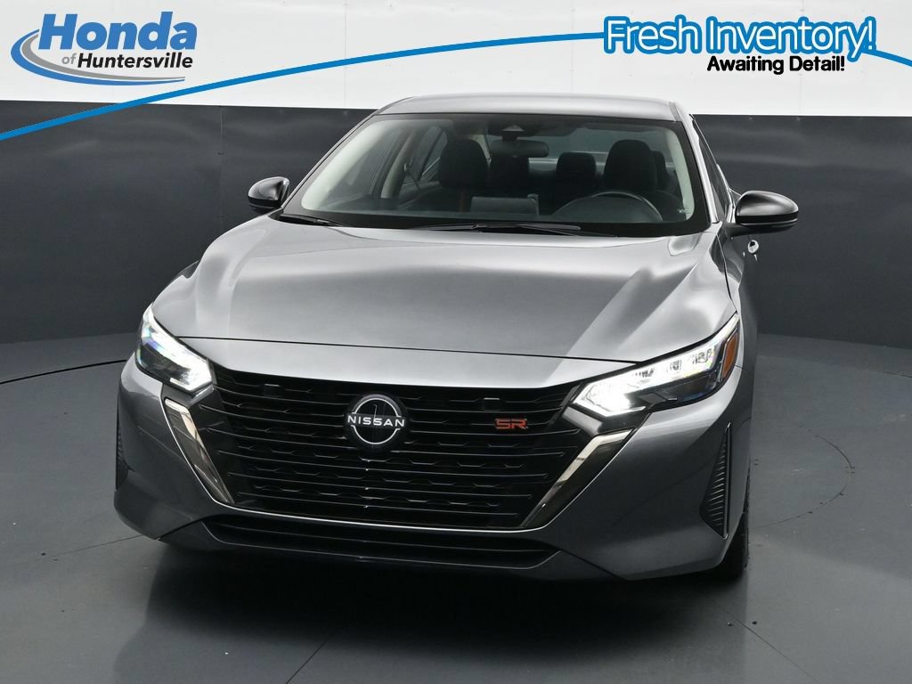 Used 2025 Nissan Sentra SR FWD image 4