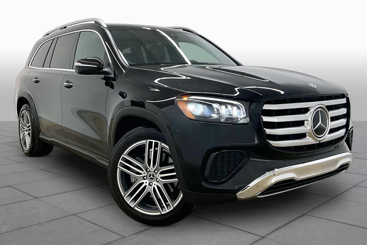 Certified 2025 Mercedes-Benz GLS 450 4MATIC image 3