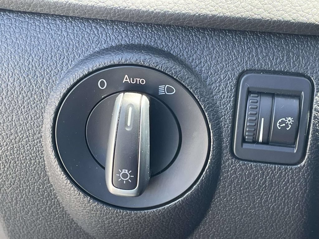 Used 2017 Volkswagen Tiguan Wolfsburg Edition FWD image 20