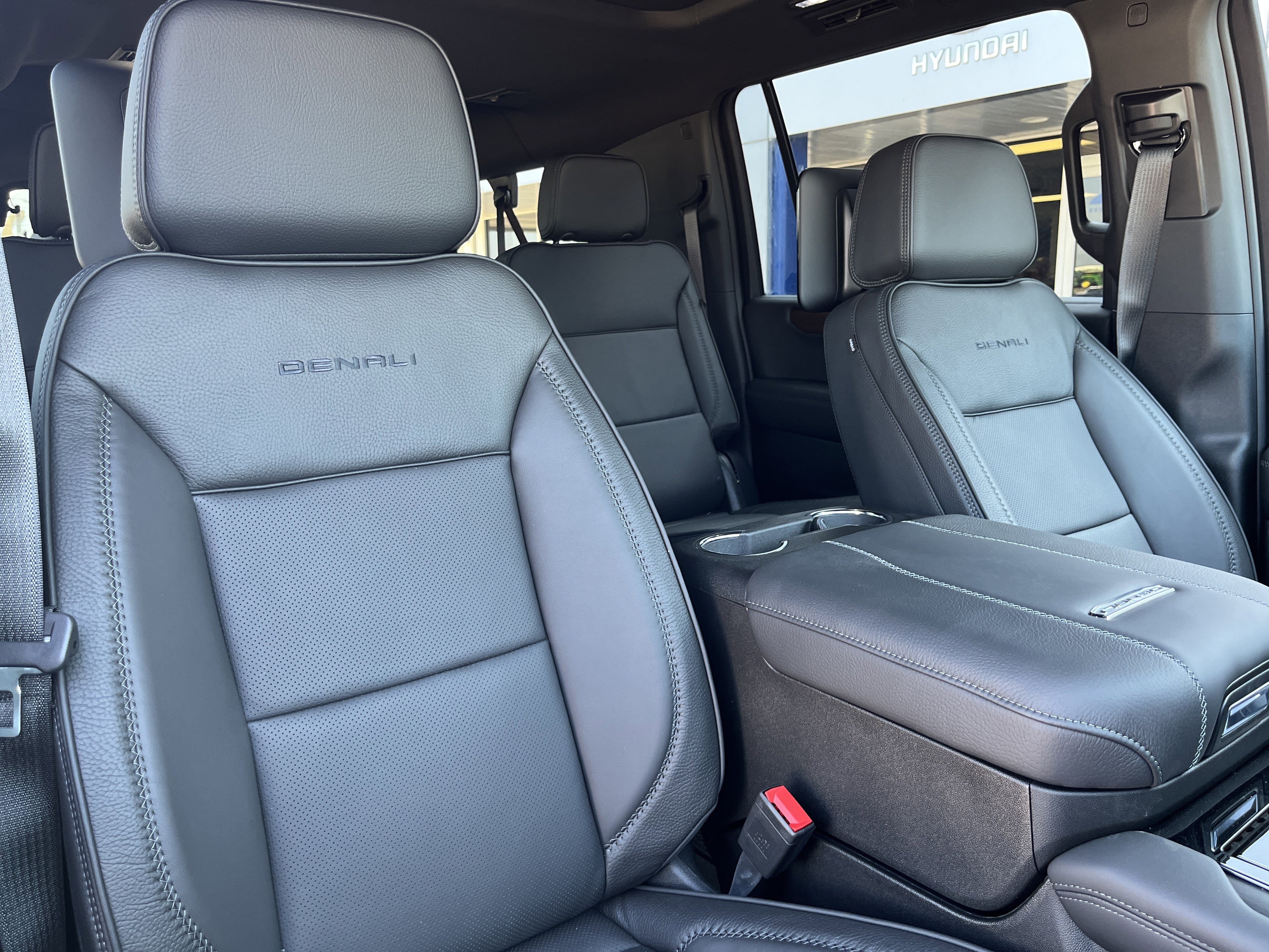 New 2026 GMC Yukon XL Denali w/ Denali Reserve Package AWD/4WD image 18
